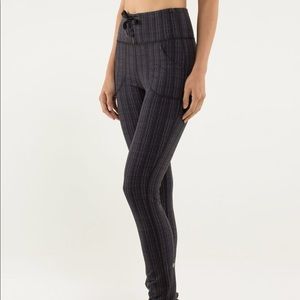 Lululemon skinny will pant, size 6